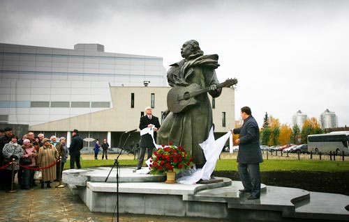 Памятник Мулявину в Екатеринбурге